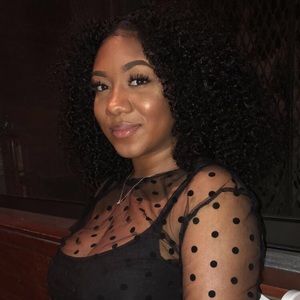 Meet your Posher, Lauren